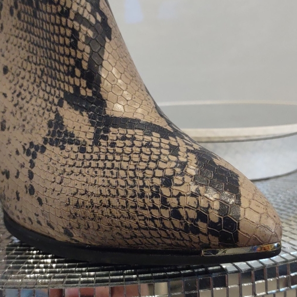 Arietta Cole Haan Grand 360 Snakeskin Ambition Heel Ankle Boots 8 NEW Women Fall - Picture 5 of 8